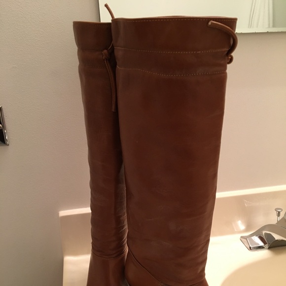 VINTAGE GENUINE LEATHER Heeled Boots - Picture 2 of 5